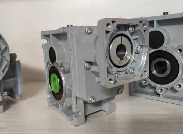 直線(xiàn)機(jī)伺服電機(jī)減速機(jī)選型手冊(cè)資料樣本下載,直線(xiàn)機(jī)減速機(jī),伺服減速機(jī)樣本