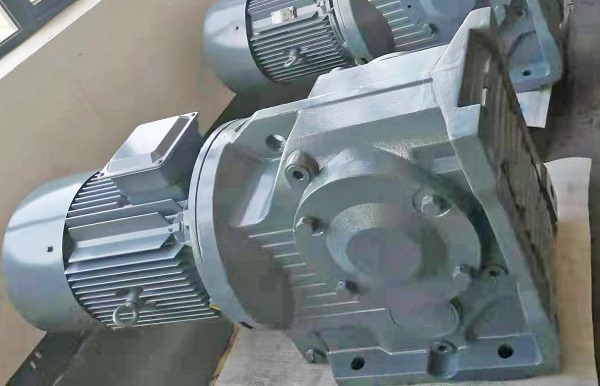 1比30減速電機,1:30減速機,30比減速器,雙面刨皮開槽機減速機,減速機樣本