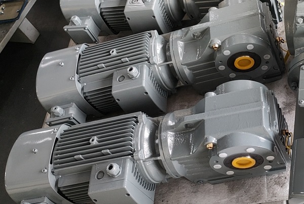 輪胎煉油設備減速機,66KW電機減速機,減速電機組合