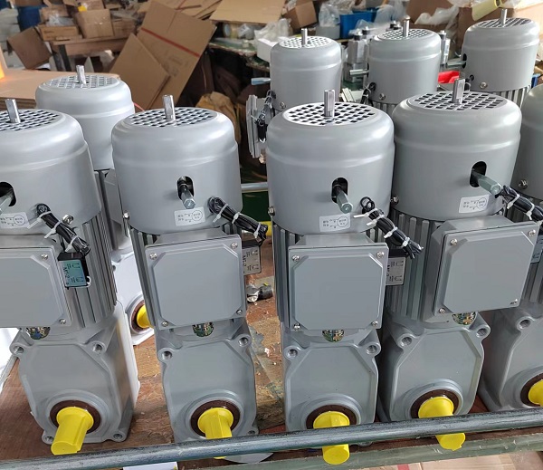 直交軸減速機實物圖 直交軸減速機實物圖